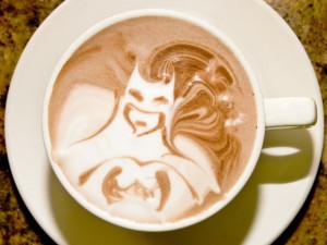 latte-art-batman-cafe-coffee-geek